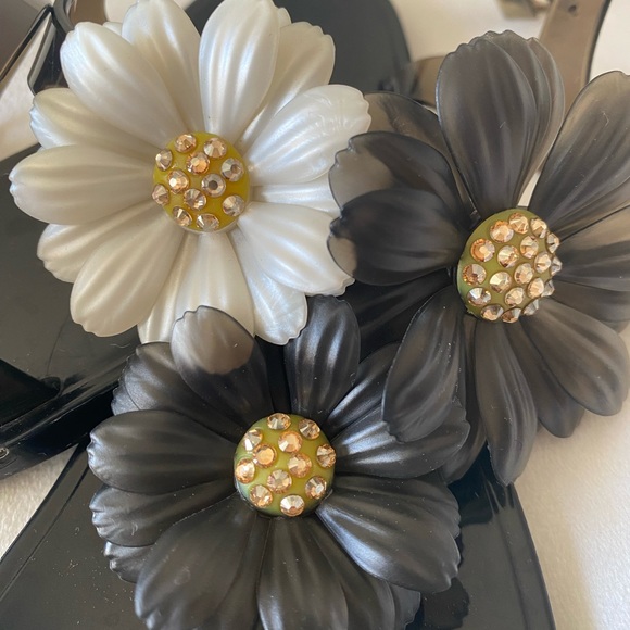 DONATED ❌Jelly Daisy Sandals Women’s Size 7 - Picture 6 of 10